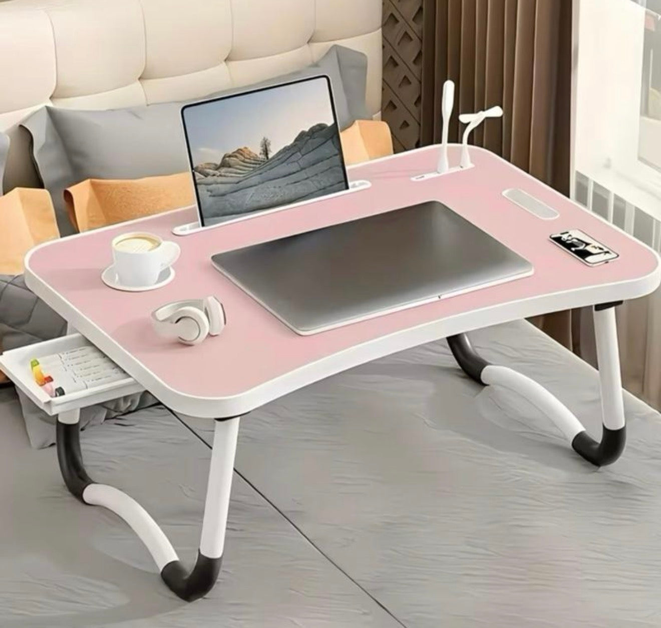 Laptop tray table